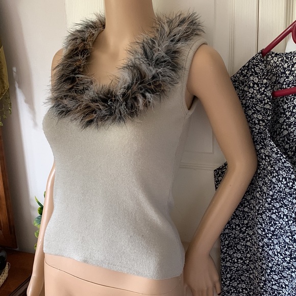 Sirens fluffy Marilou feather scoop neck sleeveless sweater tank top S M - Picture 4 of 14